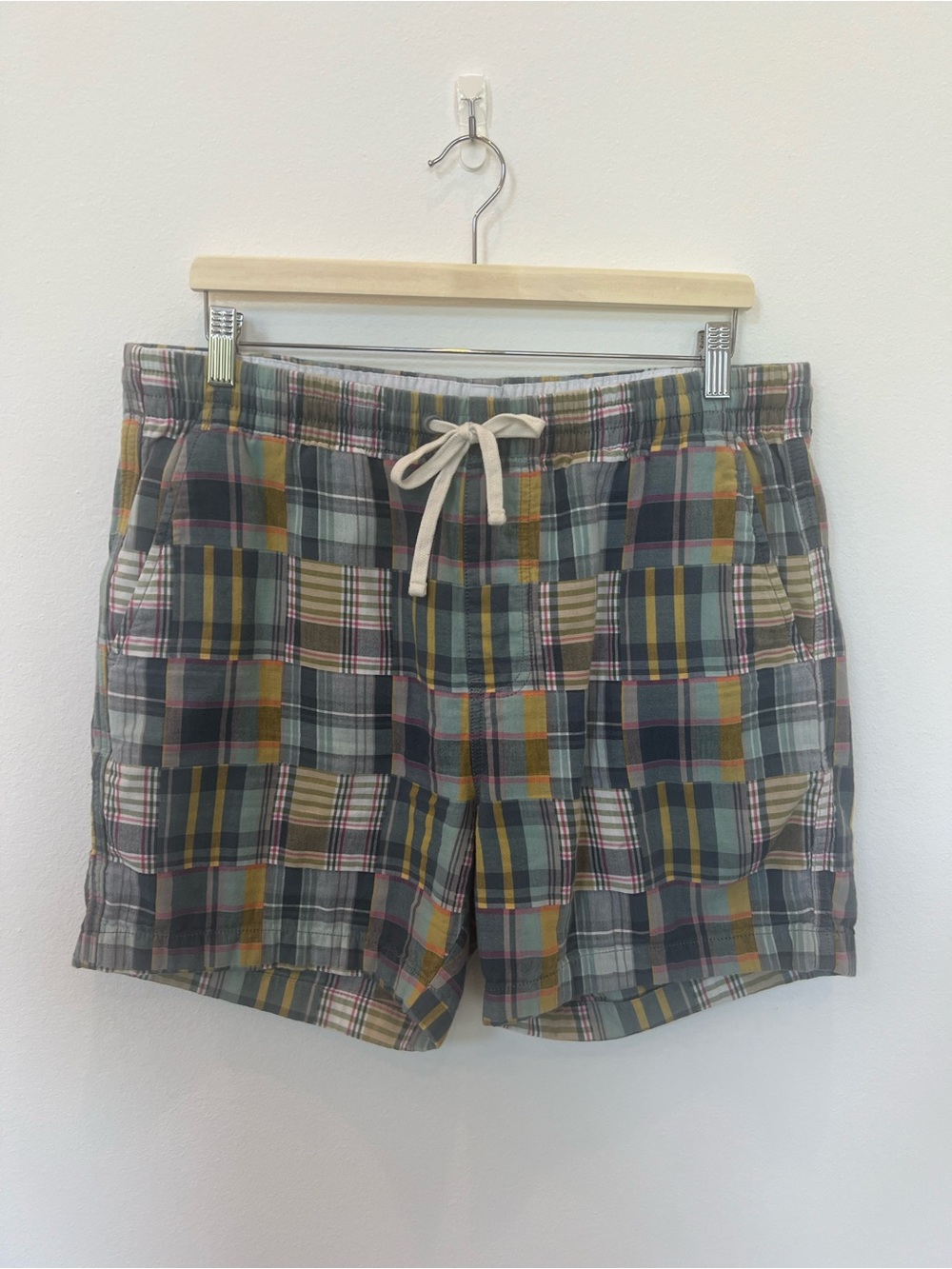 J.Crew Men’s Large Madras Plaid Drawstring Cotton 7” Shorts
